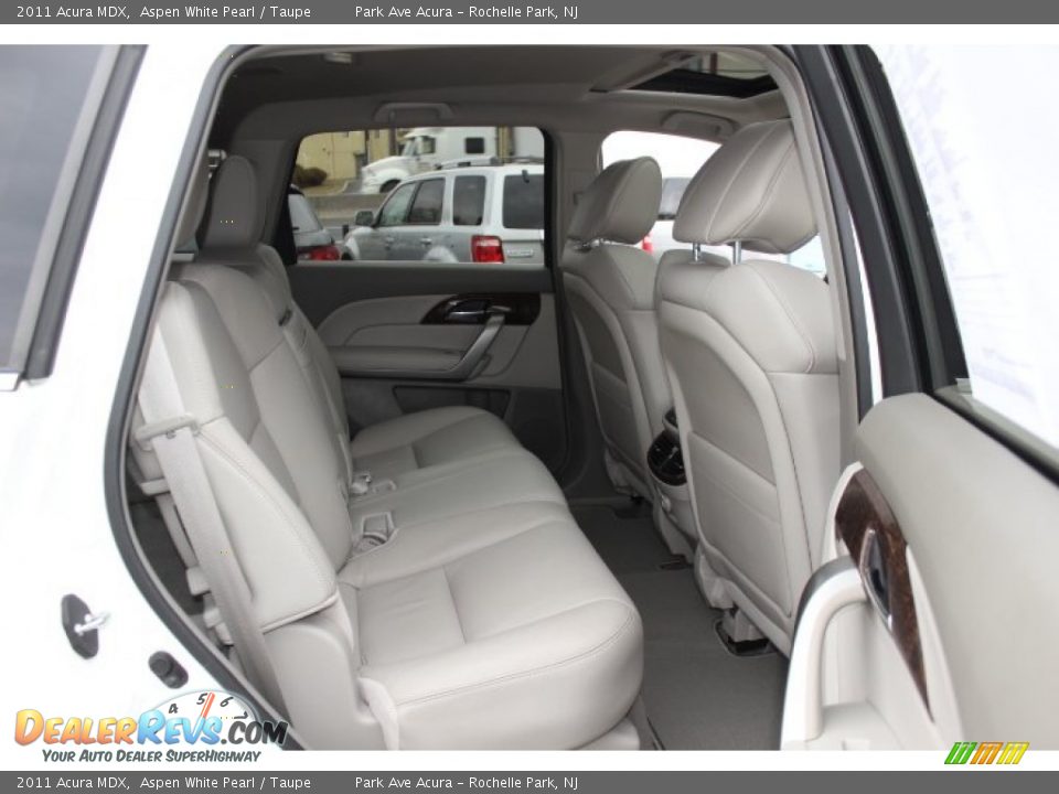 2011 Acura MDX Aspen White Pearl / Taupe Photo #24