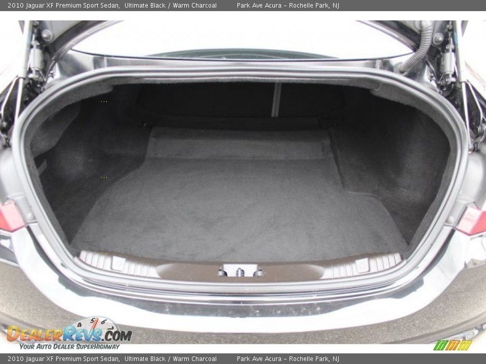 2010 Jaguar XF Premium Sport Sedan Trunk Photo #21