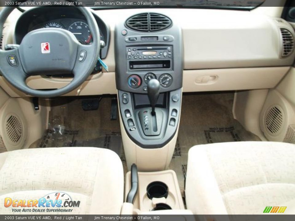 Dashboard of 2003 Saturn VUE V6 AWD Photo #10