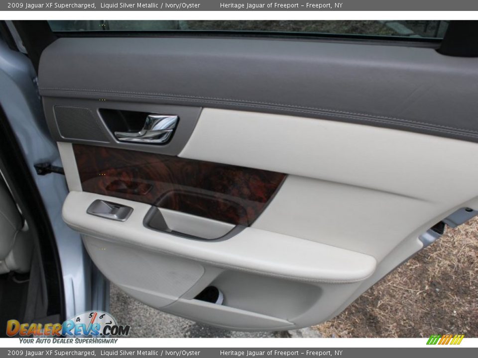 2009 Jaguar XF Supercharged Liquid Silver Metallic / Ivory/Oyster Photo #12