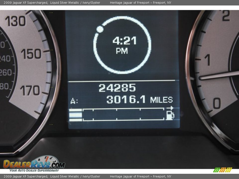 2009 Jaguar XF Supercharged Liquid Silver Metallic / Ivory/Oyster Photo #26