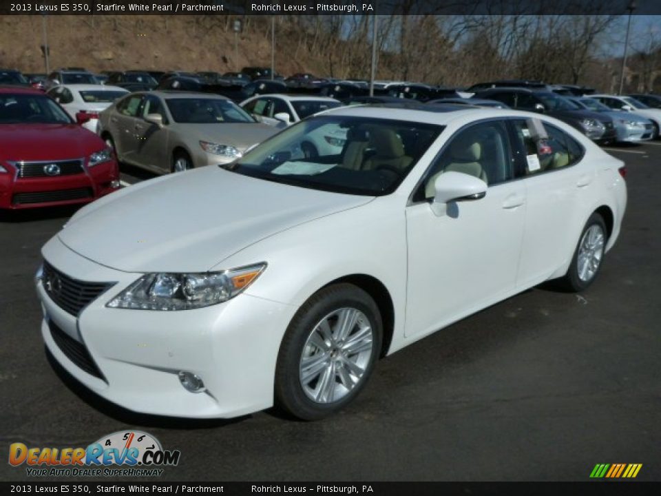 Front 3/4 View of 2013 Lexus ES 350 Photo #8