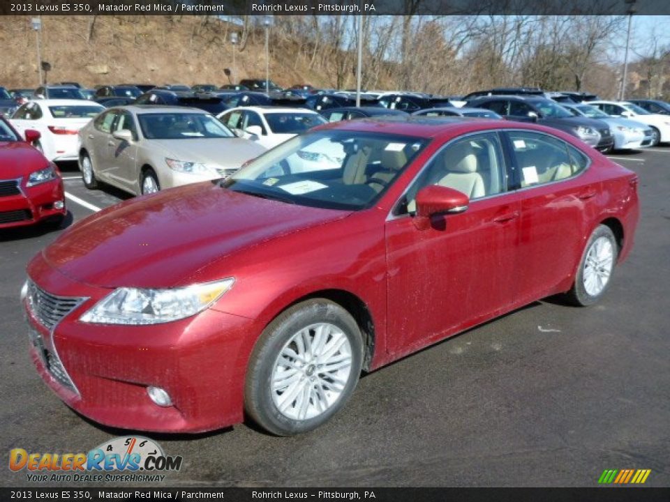 Front 3/4 View of 2013 Lexus ES 350 Photo #8