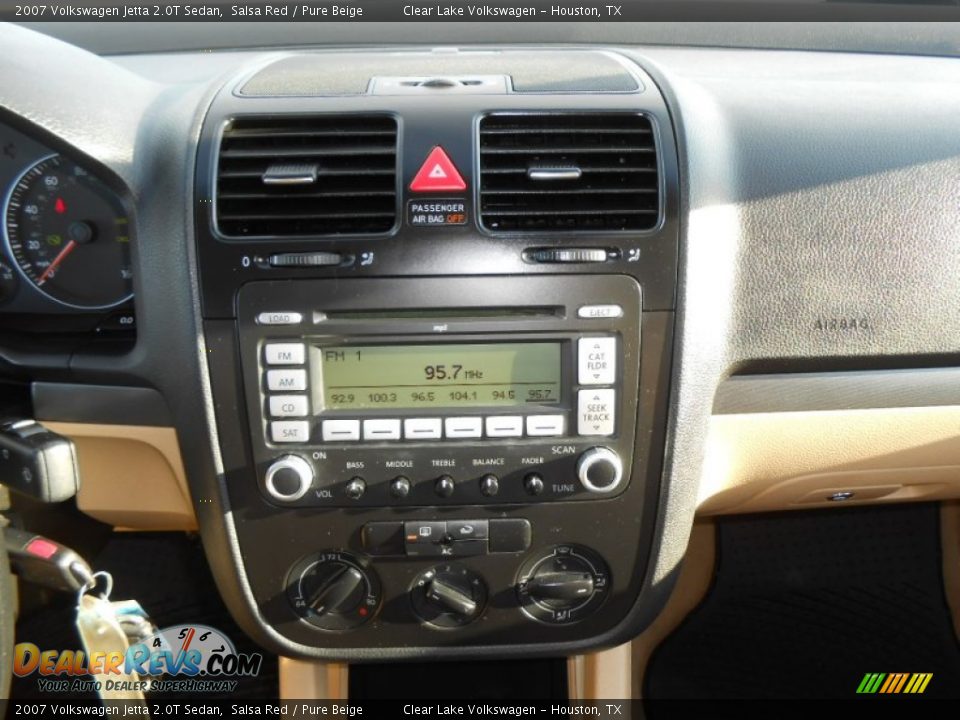 2007 Volkswagen Jetta 2.0T Sedan Salsa Red / Pure Beige Photo #23