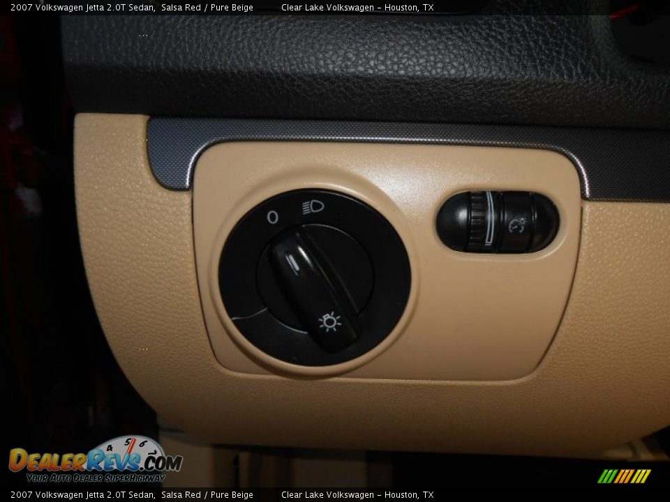 2007 Volkswagen Jetta 2.0T Sedan Salsa Red / Pure Beige Photo #31