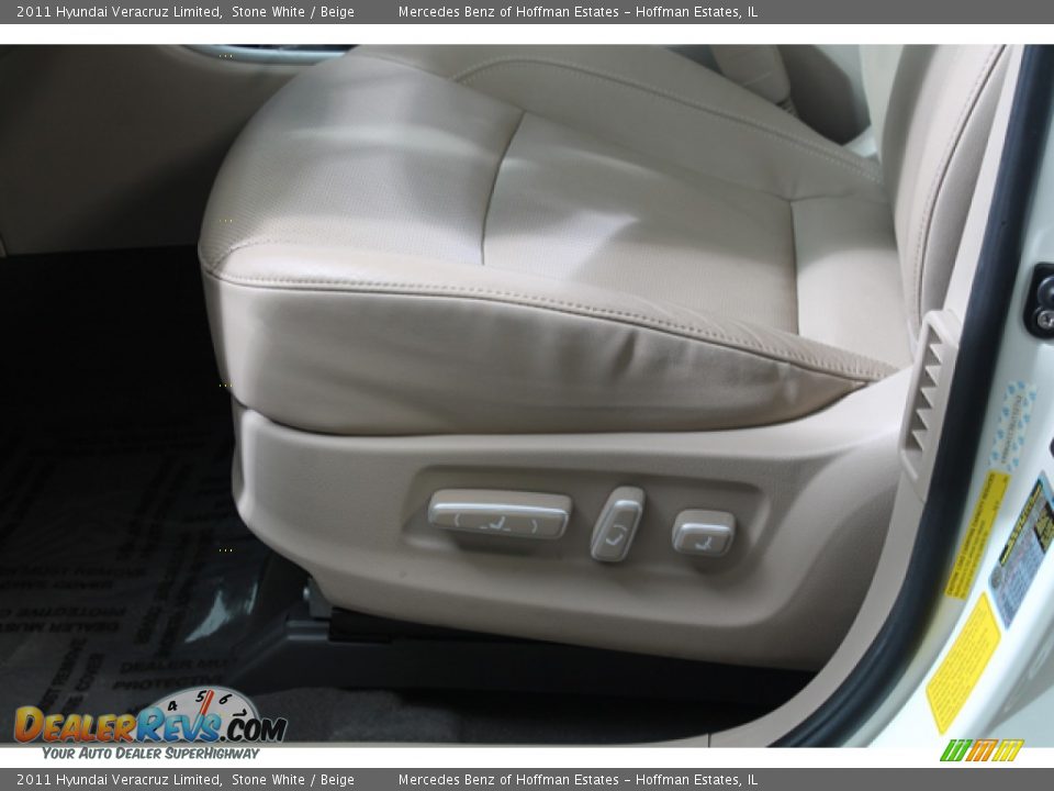 2011 Hyundai Veracruz Limited Stone White / Beige Photo #20