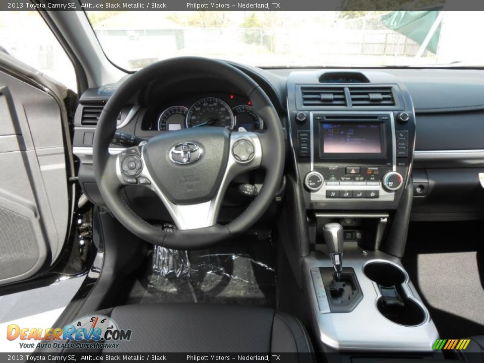 2013 Toyota Camry SE Attitude Black Metallic / Black Photo #26