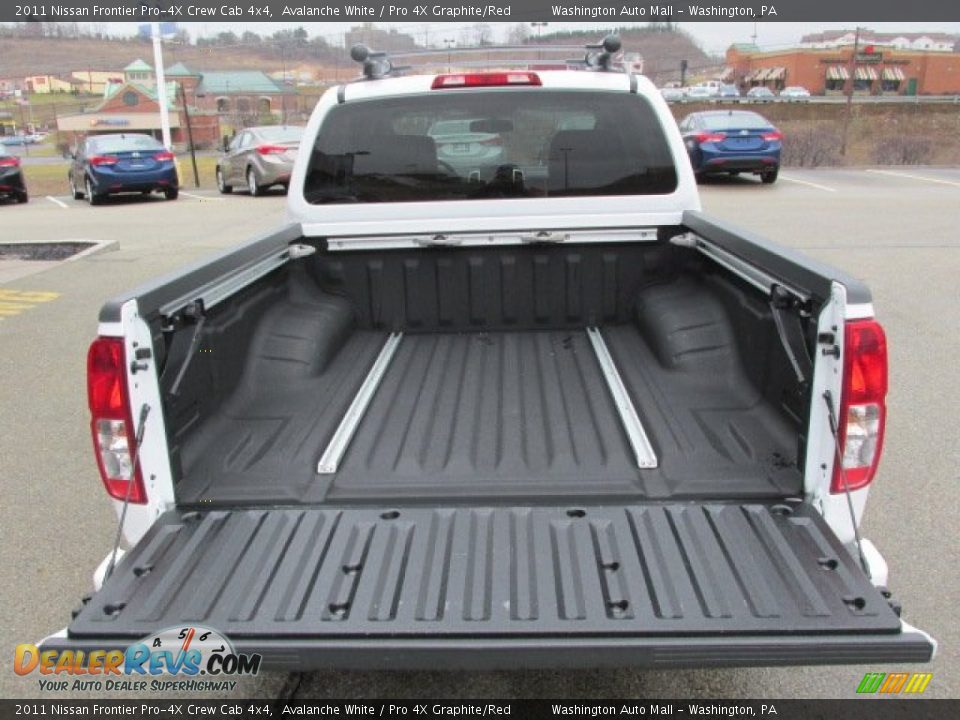 2011 Nissan Frontier Pro-4X Crew Cab 4x4 Avalanche White / Pro 4X Graphite/Red Photo #10
