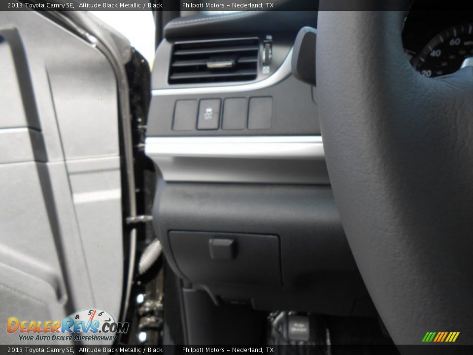 2013 Toyota Camry SE Attitude Black Metallic / Black Photo #34