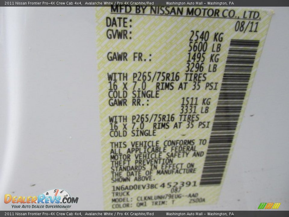 2011 Nissan Frontier Pro-4X Crew Cab 4x4 Avalanche White / Pro 4X Graphite/Red Photo #19