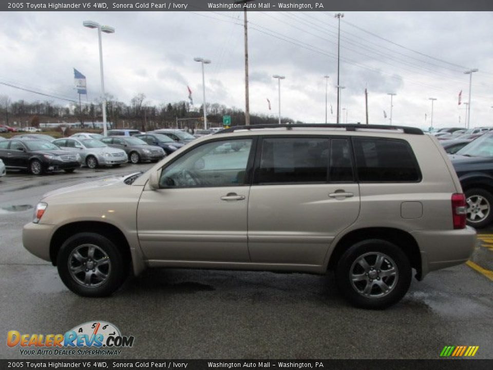 2005 Toyota Highlander V6 4WD Sonora Gold Pearl / Ivory Photo #6