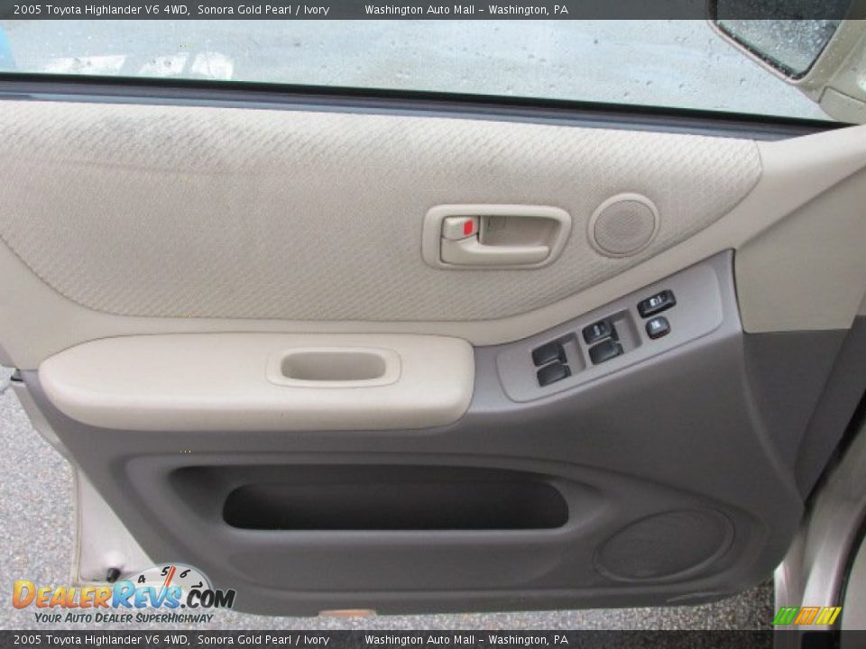 2005 Toyota Highlander V6 4WD Sonora Gold Pearl / Ivory Photo #11