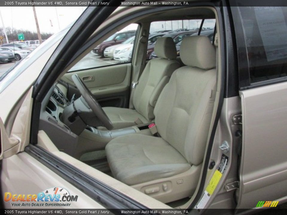 Front Seat of 2005 Toyota Highlander V6 4WD Photo #13
