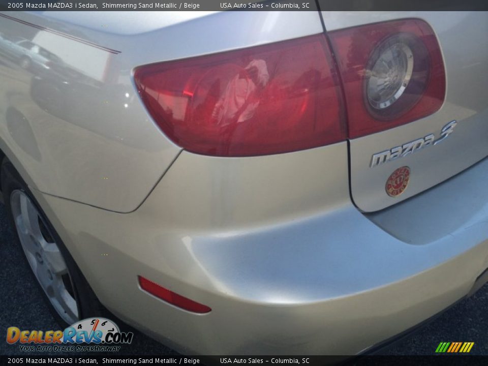 2005 Mazda MAZDA3 i Sedan Shimmering Sand Metallic / Beige Photo #7
