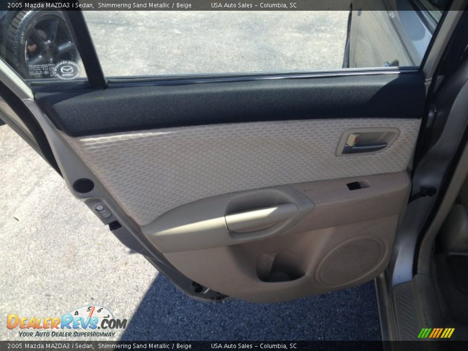 2005 Mazda MAZDA3 i Sedan Shimmering Sand Metallic / Beige Photo #10