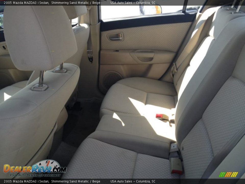 2005 Mazda MAZDA3 i Sedan Shimmering Sand Metallic / Beige Photo #12