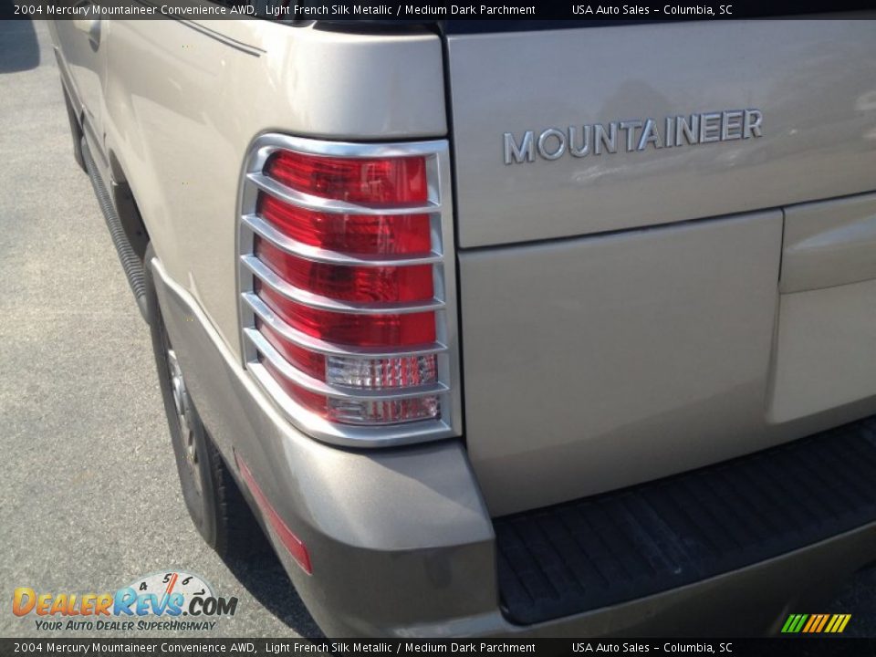 2004 Mercury Mountaineer Convenience AWD Light French Silk Metallic / Medium Dark Parchment Photo #9