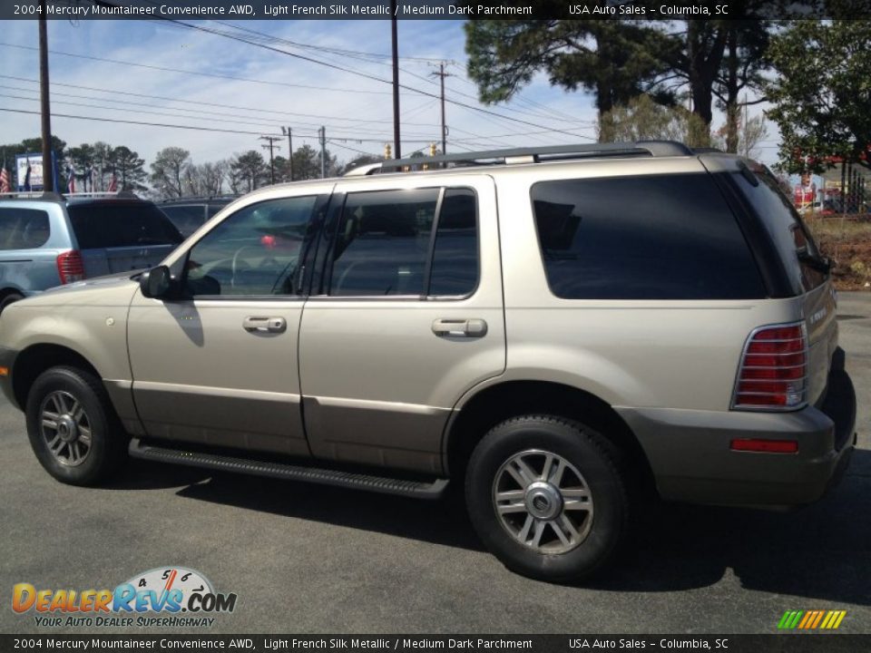2004 Mercury Mountaineer Convenience AWD Light French Silk Metallic / Medium Dark Parchment Photo #10