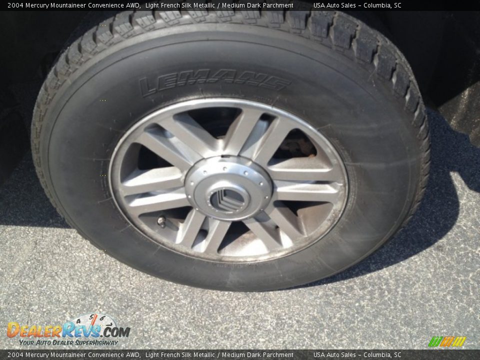 2004 Mercury Mountaineer Convenience AWD Light French Silk Metallic / Medium Dark Parchment Photo #11