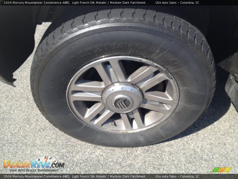 2004 Mercury Mountaineer Convenience AWD Light French Silk Metallic / Medium Dark Parchment Photo #12