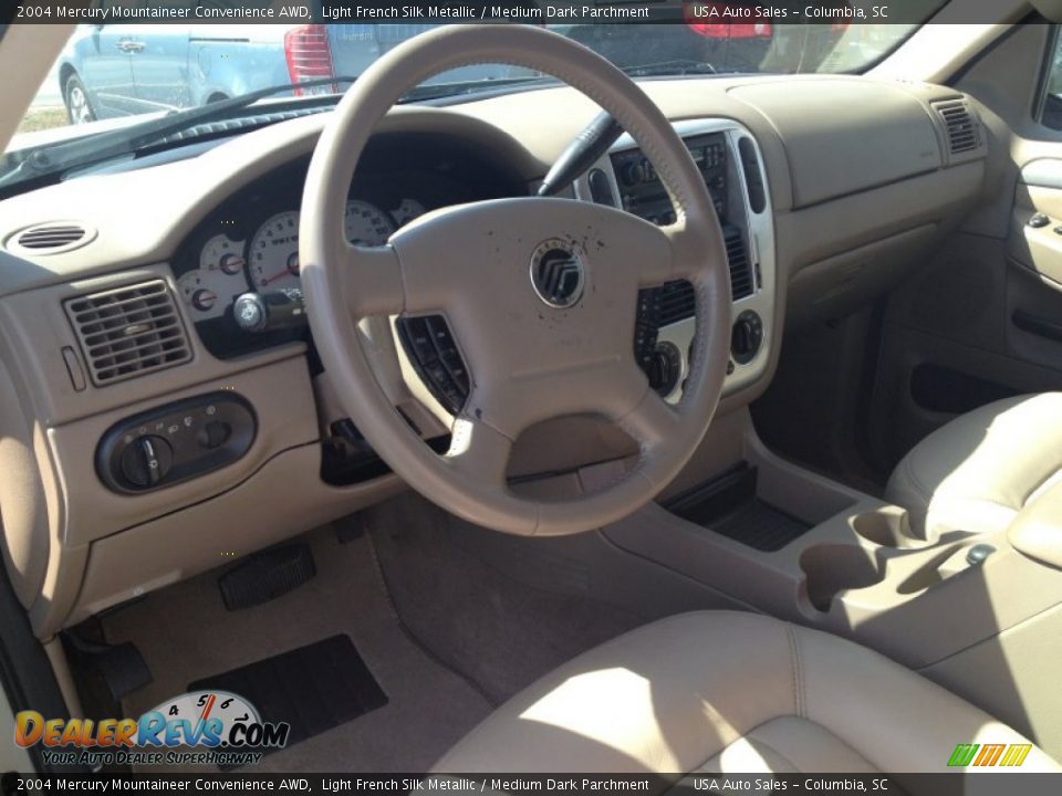2004 Mercury Mountaineer Convenience AWD Light French Silk Metallic / Medium Dark Parchment Photo #18