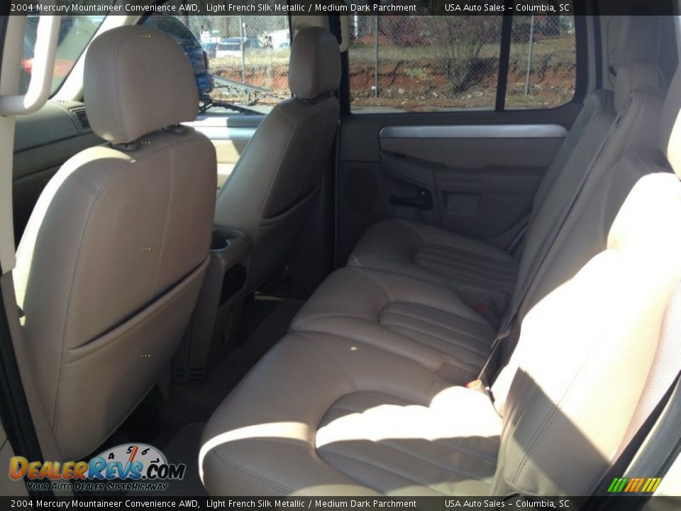2004 Mercury Mountaineer Convenience AWD Light French Silk Metallic / Medium Dark Parchment Photo #20