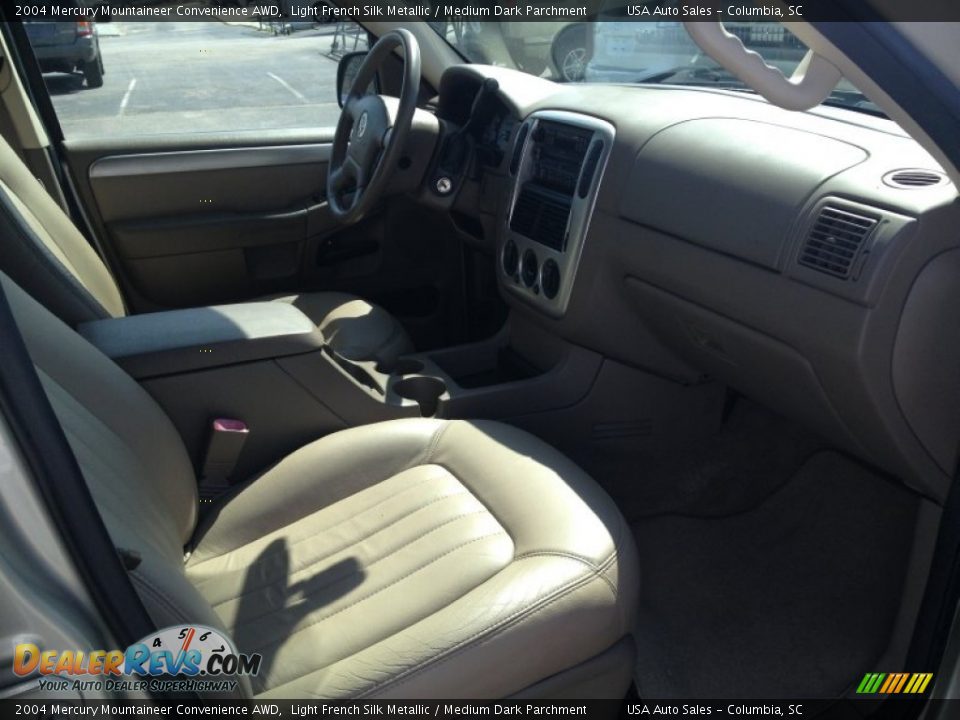 2004 Mercury Mountaineer Convenience AWD Light French Silk Metallic / Medium Dark Parchment Photo #22