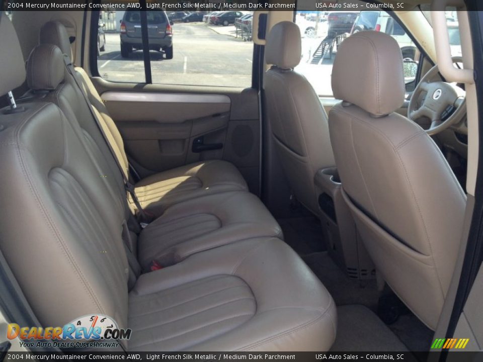 2004 Mercury Mountaineer Convenience AWD Light French Silk Metallic / Medium Dark Parchment Photo #24
