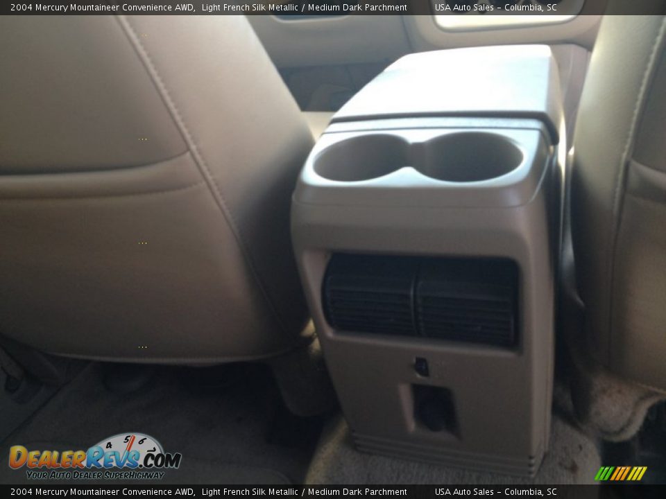 2004 Mercury Mountaineer Convenience AWD Light French Silk Metallic / Medium Dark Parchment Photo #25
