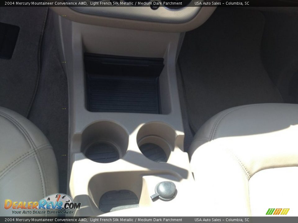 2004 Mercury Mountaineer Convenience AWD Light French Silk Metallic / Medium Dark Parchment Photo #30