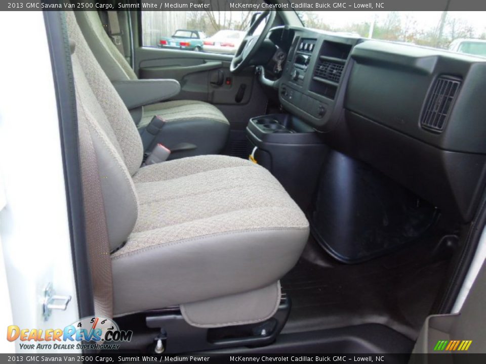 2013 GMC Savana Van 2500 Cargo Summit White / Medium Pewter Photo #18