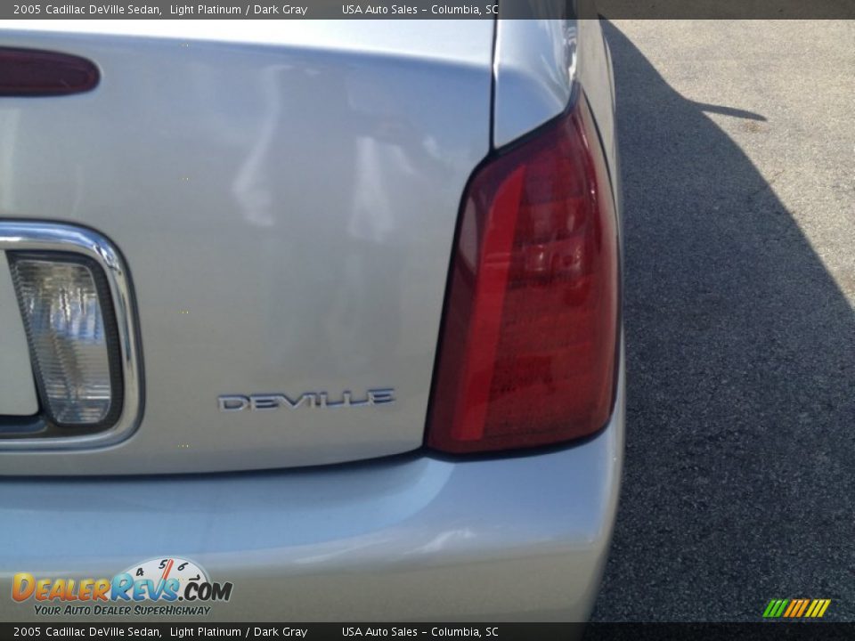 2005 Cadillac DeVille Sedan Light Platinum / Dark Gray Photo #8