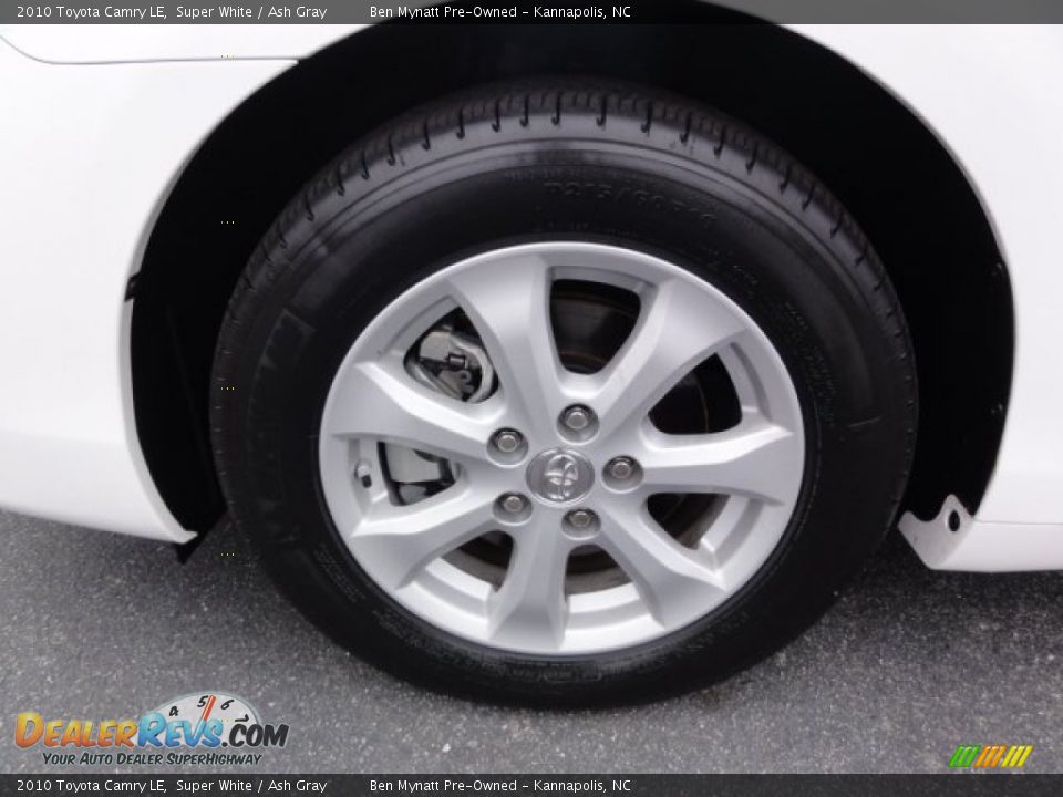 2010 Toyota Camry LE Super White / Ash Gray Photo #8