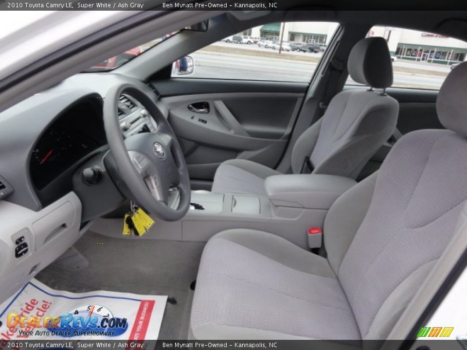 2010 Toyota Camry LE Super White / Ash Gray Photo #11