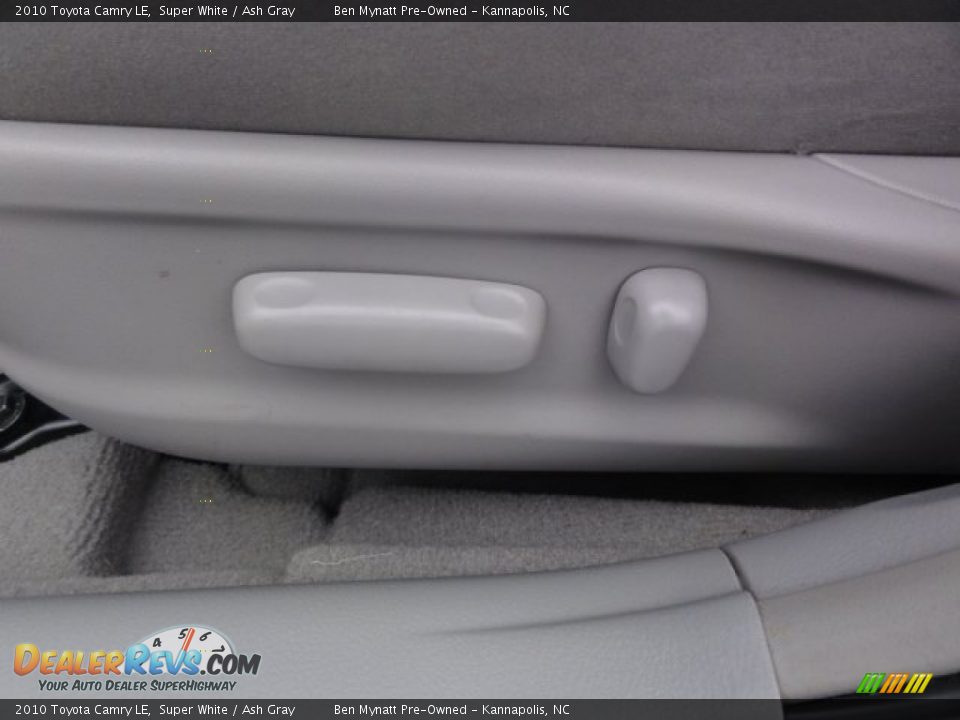 2010 Toyota Camry LE Super White / Ash Gray Photo #13