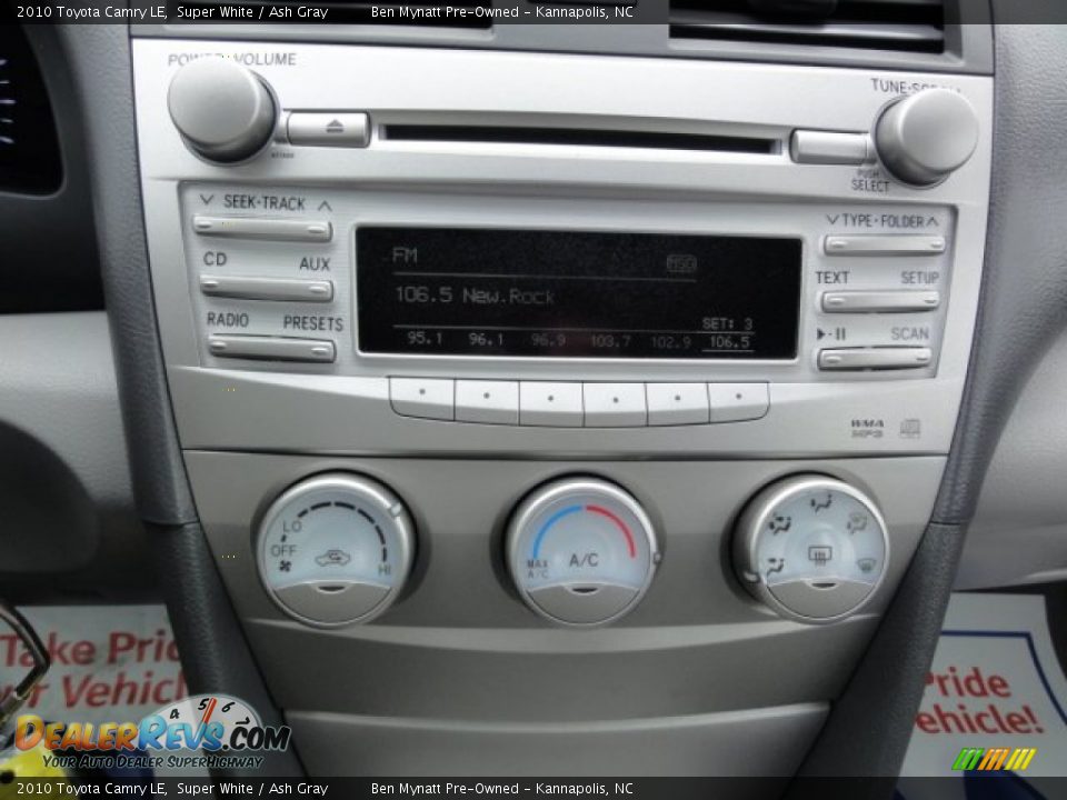 2010 Toyota Camry LE Super White / Ash Gray Photo #14