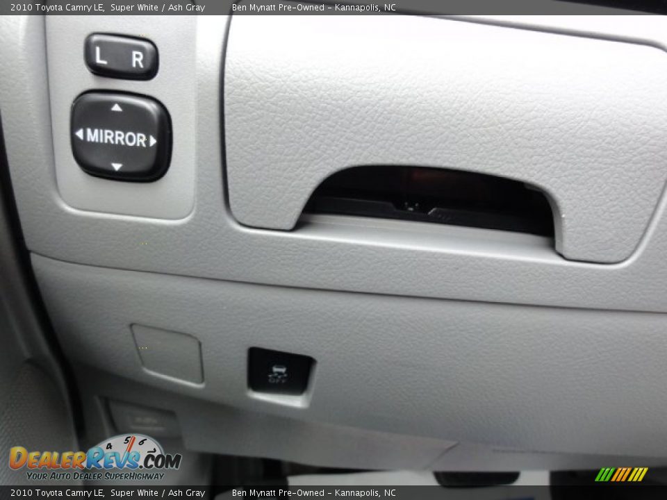2010 Toyota Camry LE Super White / Ash Gray Photo #17