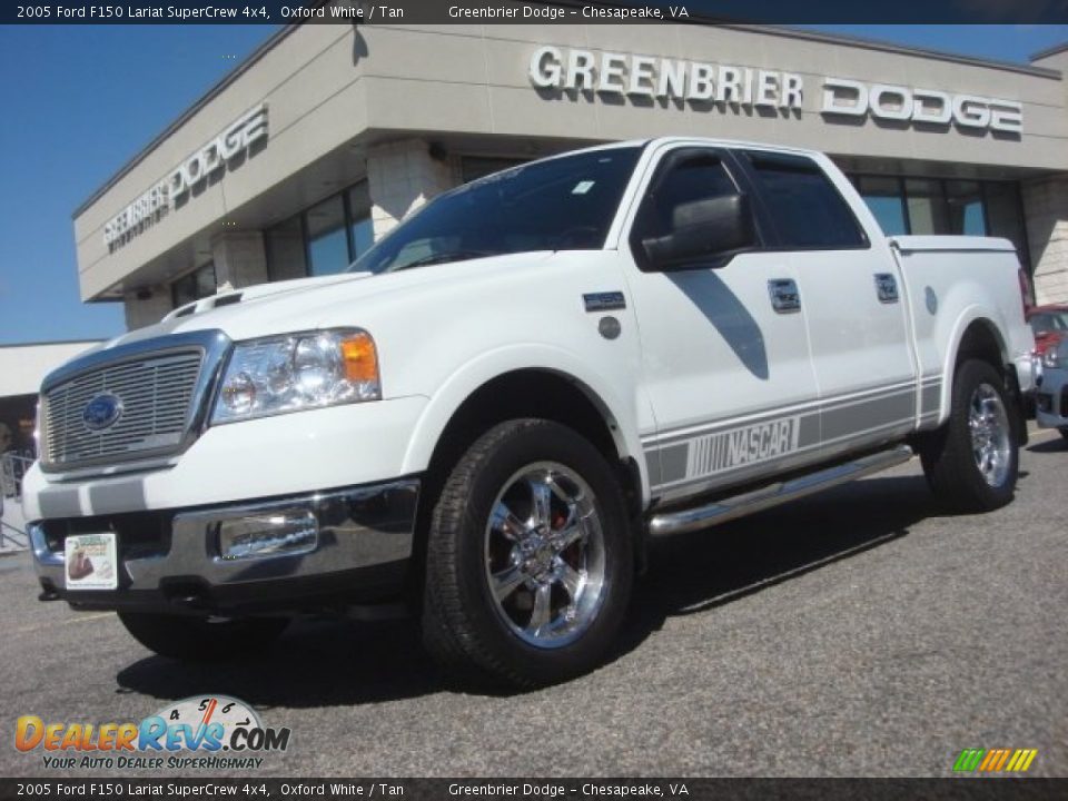 2005 Ford F150 Lariat SuperCrew 4x4 Oxford White / Tan Photo #2