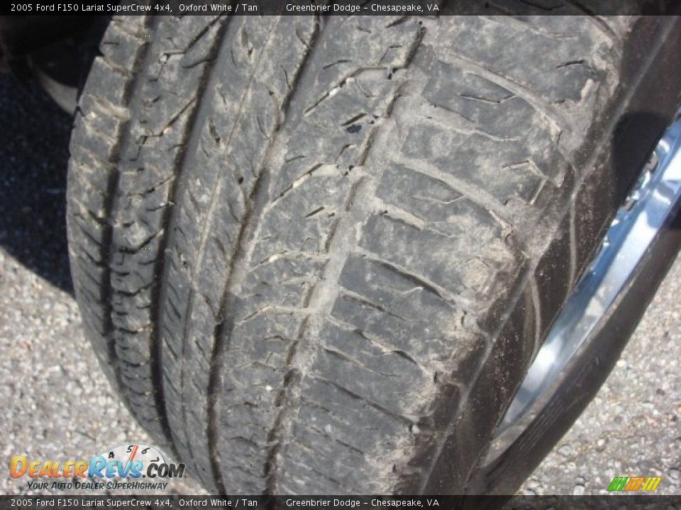 2005 Ford F150 Lariat SuperCrew 4x4 Oxford White / Tan Photo #32