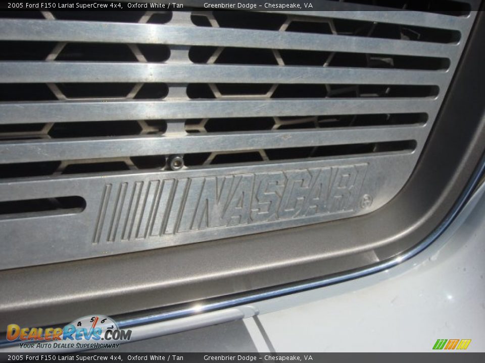 2005 Ford F150 Lariat SuperCrew 4x4 Oxford White / Tan Photo #34