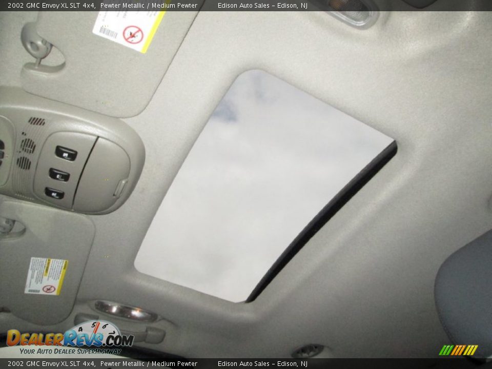 Sunroof of 2002 GMC Envoy XL SLT 4x4 Photo #20
