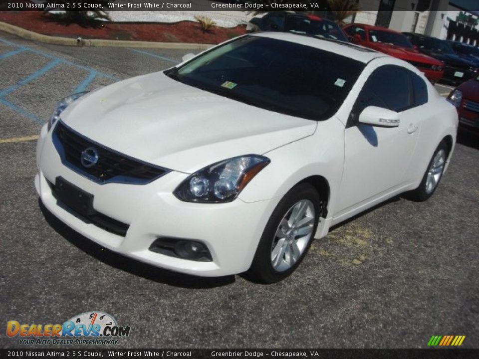 2010 Nissan Altima 2.5 S Coupe Winter Frost White / Charcoal Photo #10