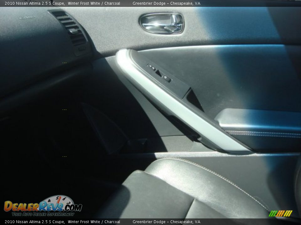 2010 Nissan Altima 2.5 S Coupe Winter Frost White / Charcoal Photo #26