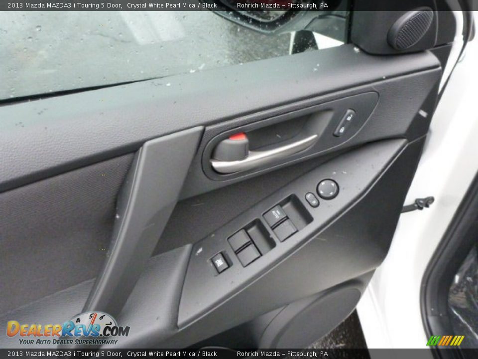 Controls of 2013 Mazda MAZDA3 i Touring 5 Door Photo #14