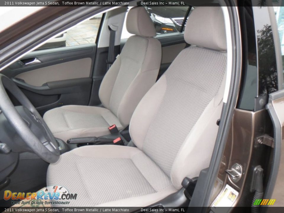 Front Seat of 2011 Volkswagen Jetta S Sedan Photo #9