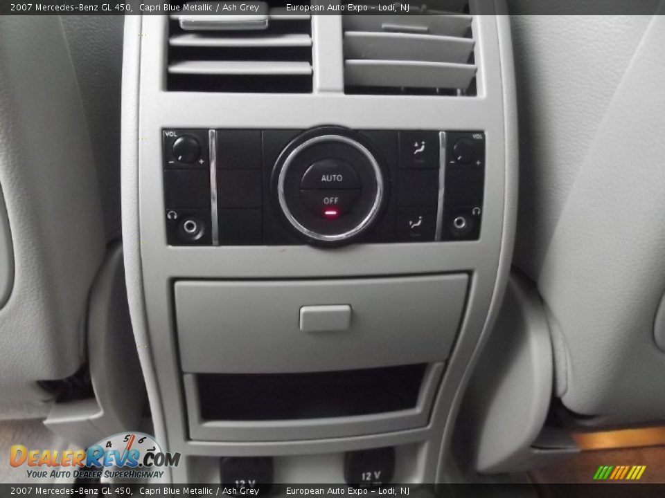 Controls of 2007 Mercedes-Benz GL 450 Photo #17
