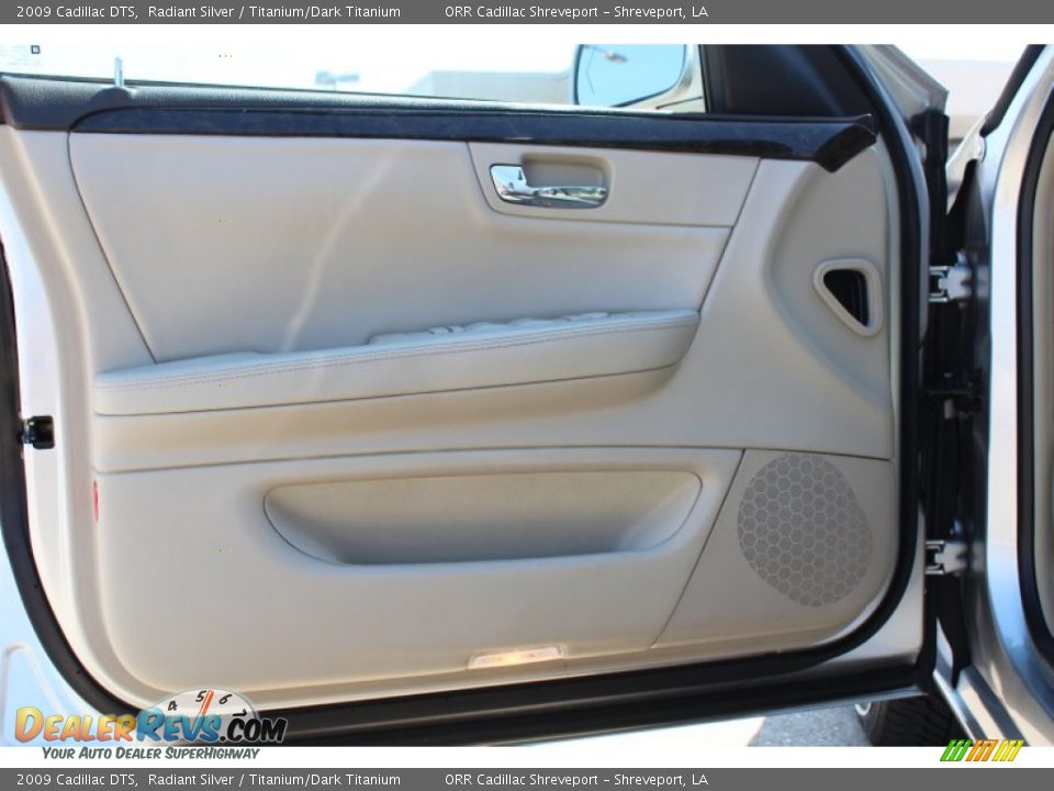 2009 Cadillac DTS Radiant Silver / Titanium/Dark Titanium Photo #16