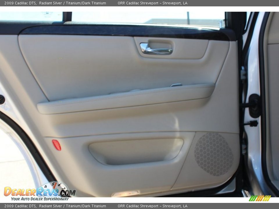 2009 Cadillac DTS Radiant Silver / Titanium/Dark Titanium Photo #20