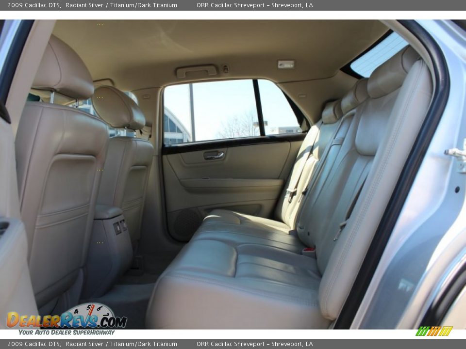 2009 Cadillac DTS Radiant Silver / Titanium/Dark Titanium Photo #21