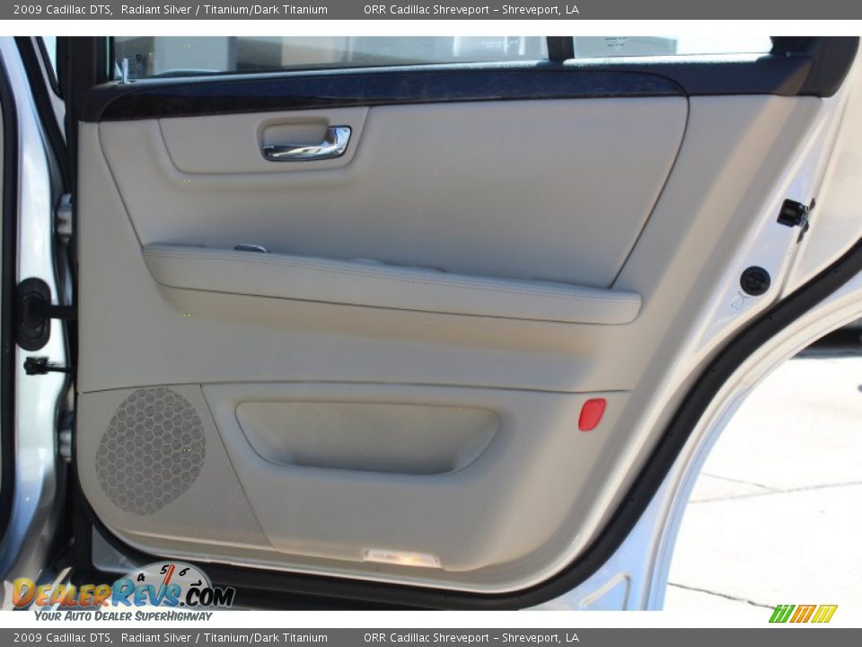 2009 Cadillac DTS Radiant Silver / Titanium/Dark Titanium Photo #22